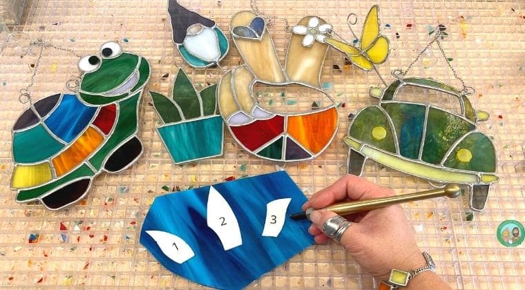 Cutting Stained Glass Mountain Woman Products